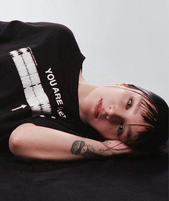 Ela Minus