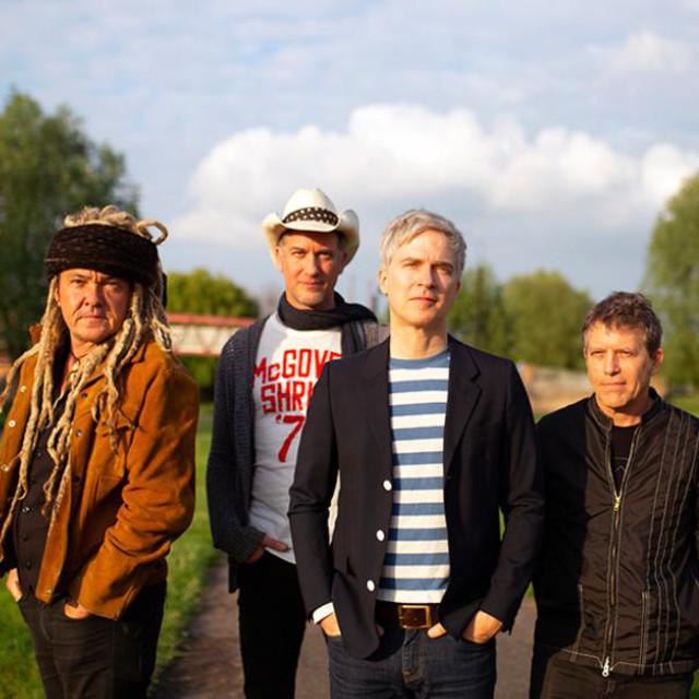 NADA SURF