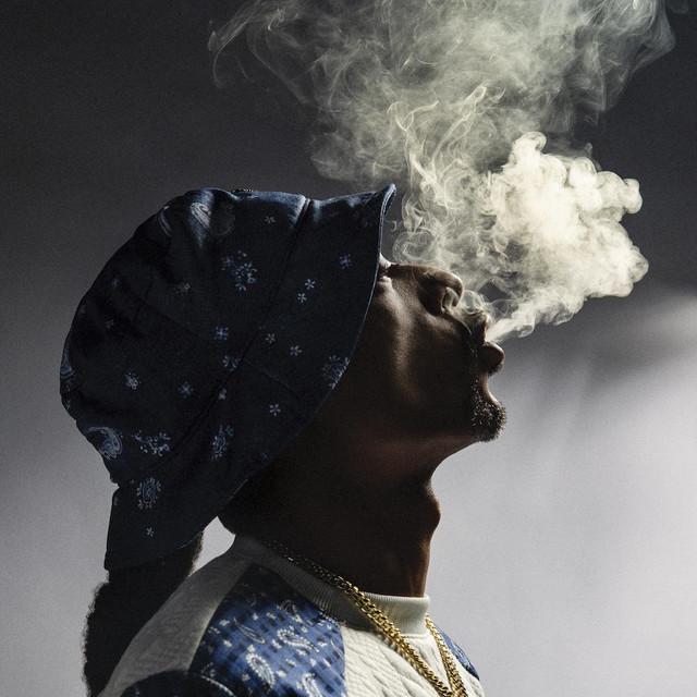 Snoop Dogg's Holidaze of Blaze